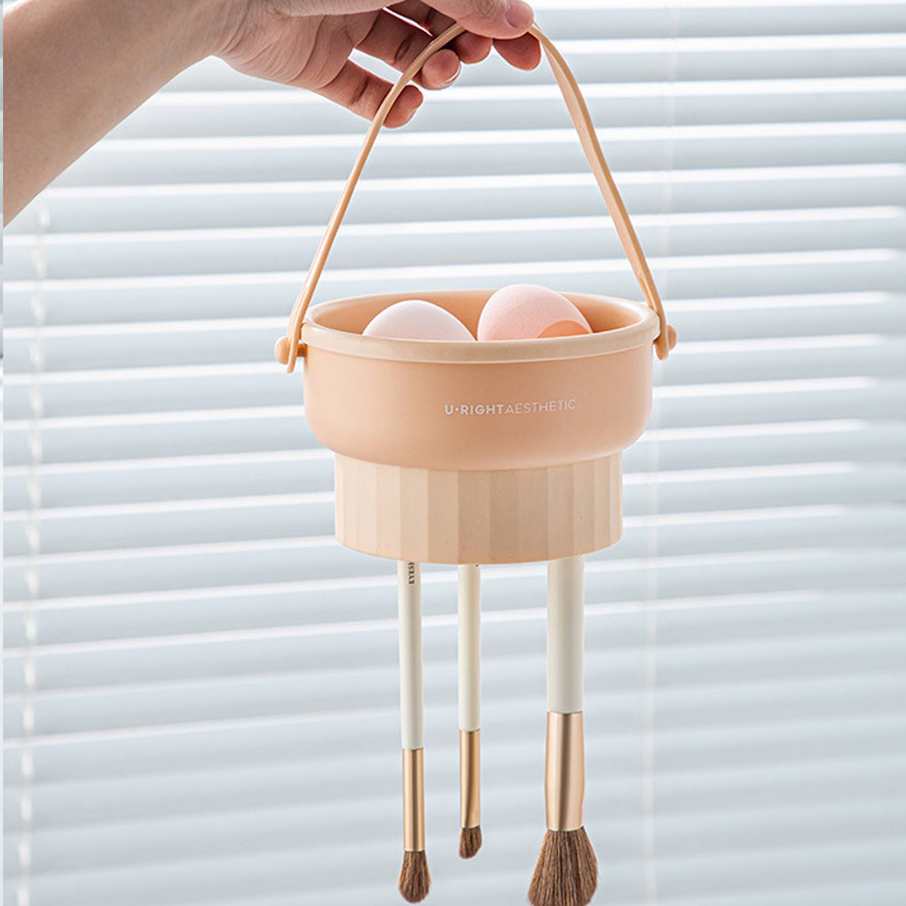 Silicone Beauty Egg Makeup Brush Cleaning Basket - Image 4