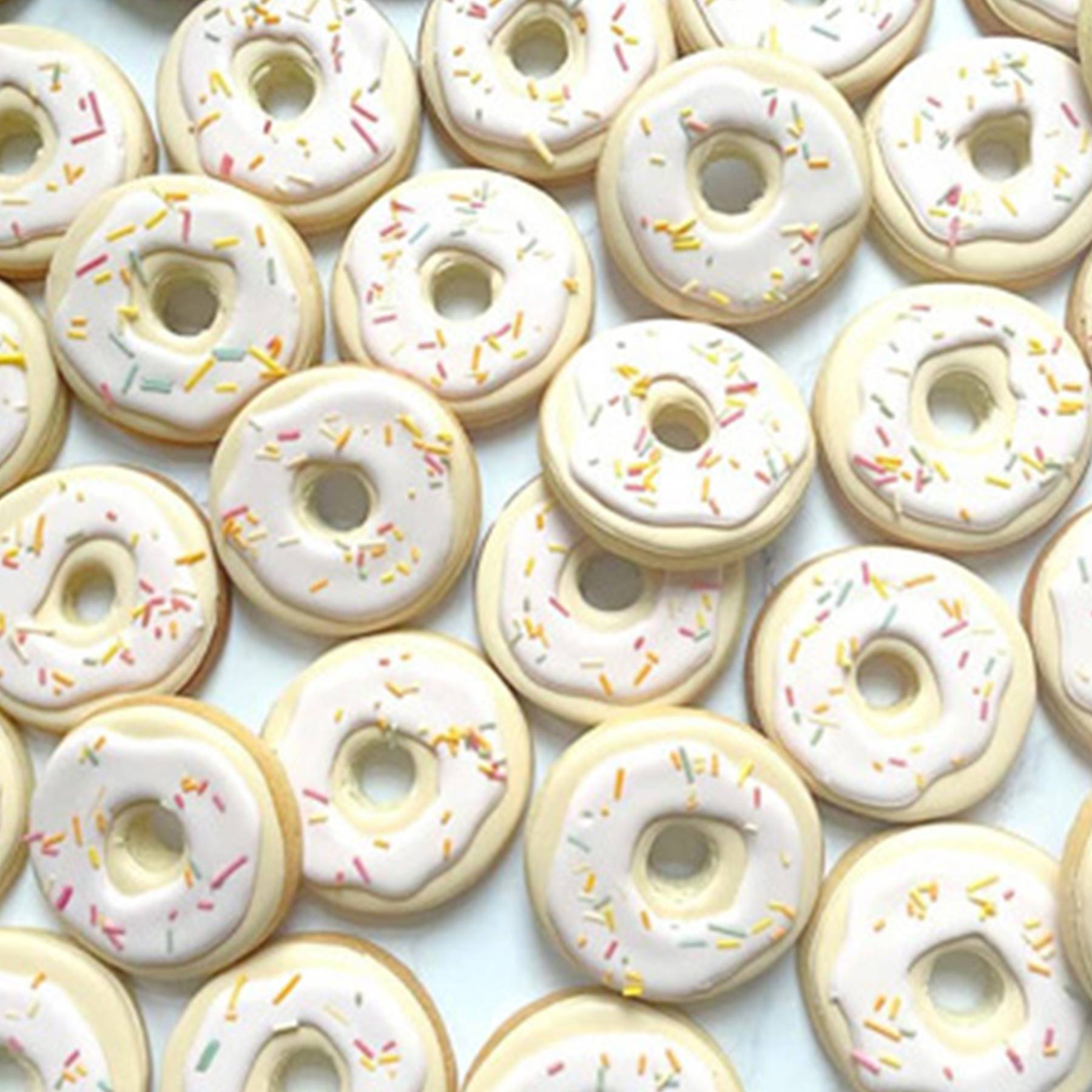 Plastic Round Cookie Molds 8pcs Lace Set - Image 5