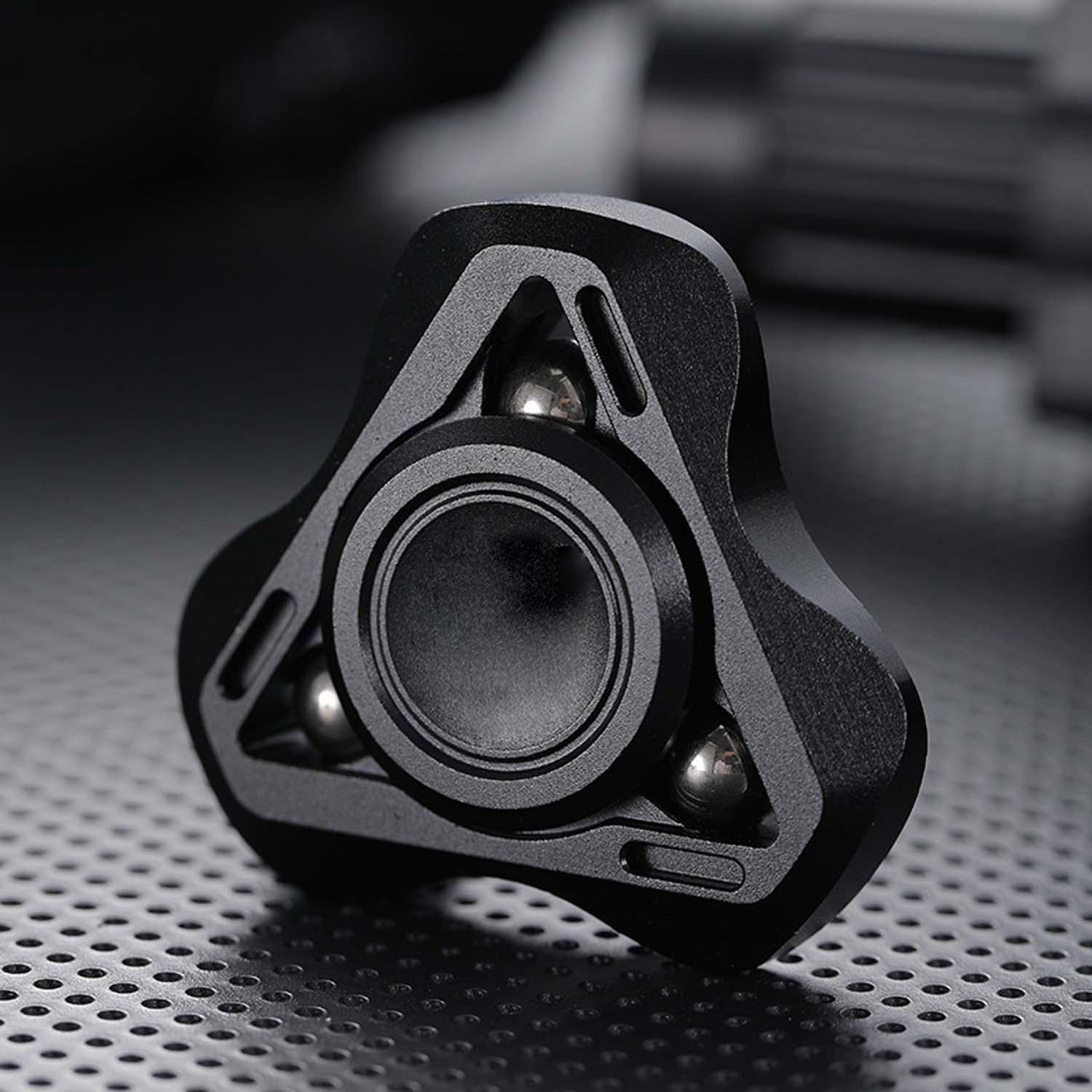 Creative Adult Stress Relieving Toy Metal Fidget Spinner - Image 3