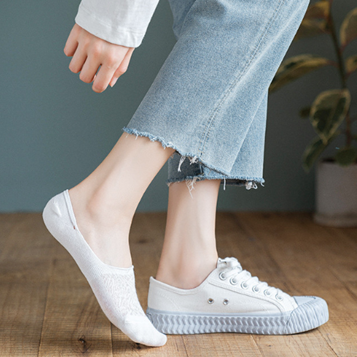 Women's No-Show Cotton Socks - Image 4