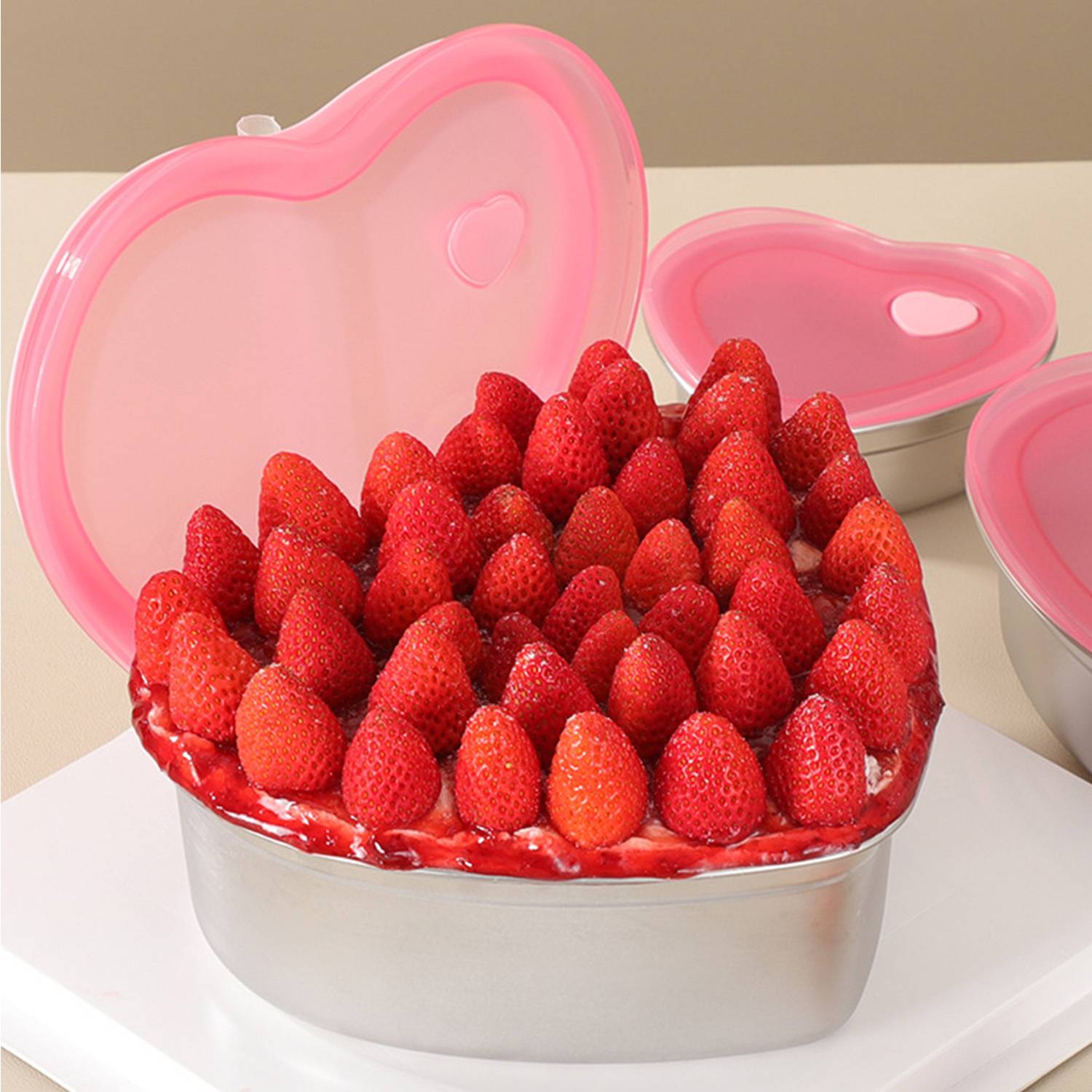 30oz Stainless Steel Heart Cake Containe w/ Lid - Image 4