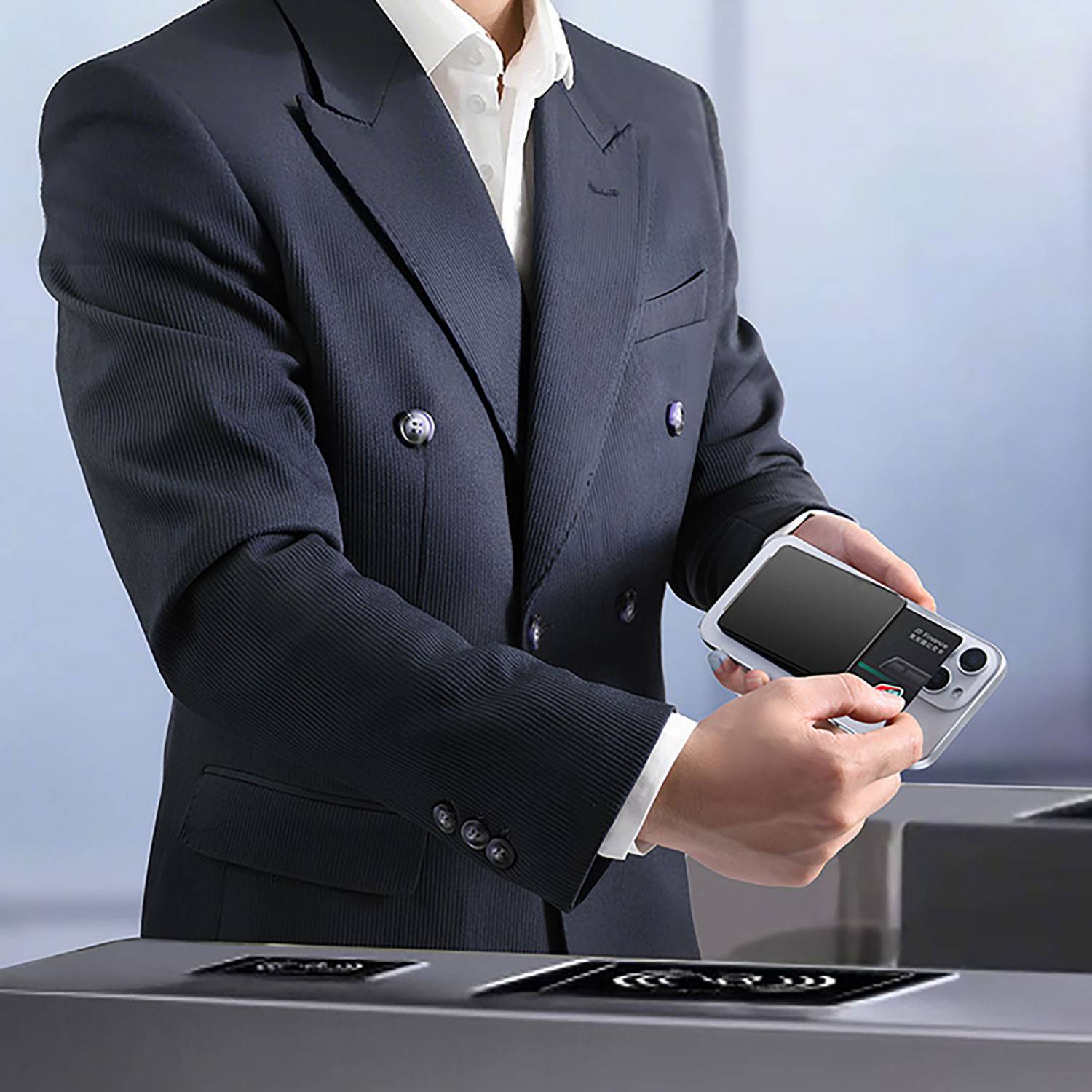 2 in 1 Foldable Magnetic Card Holder Phone Stand - Image 8