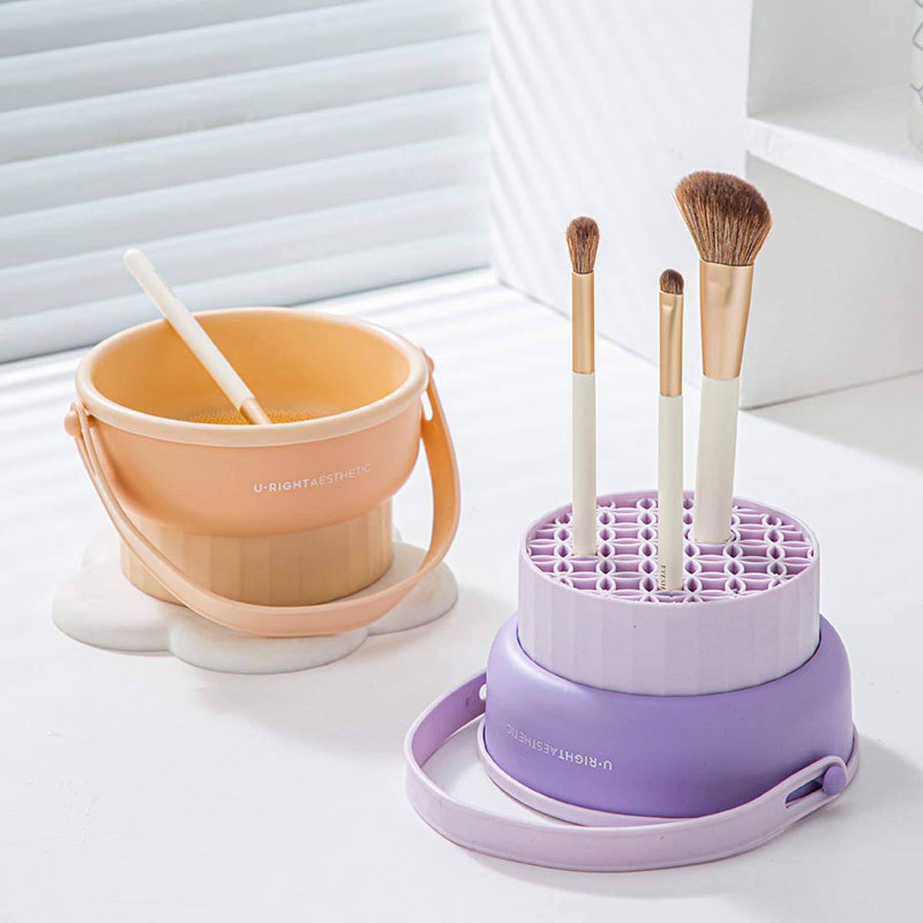 Silicone Beauty Egg Makeup Brush Cleaning Basket - Image 3